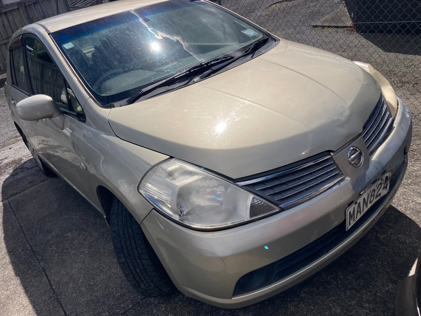 2005 NISSAN TIIDA LATIO / Silver / Saloon