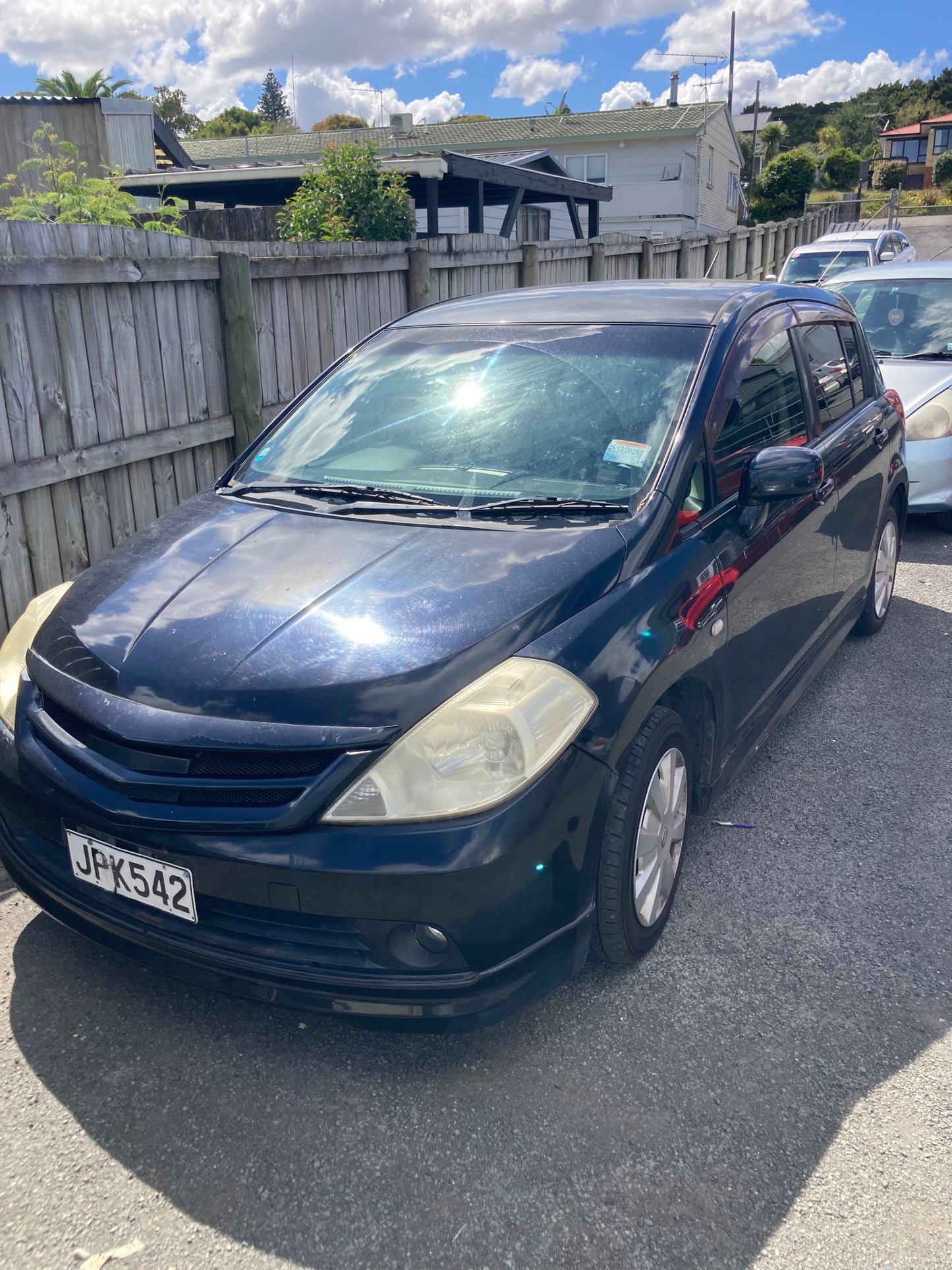 2006 NISSAN TIIDA / Black / Hatchback